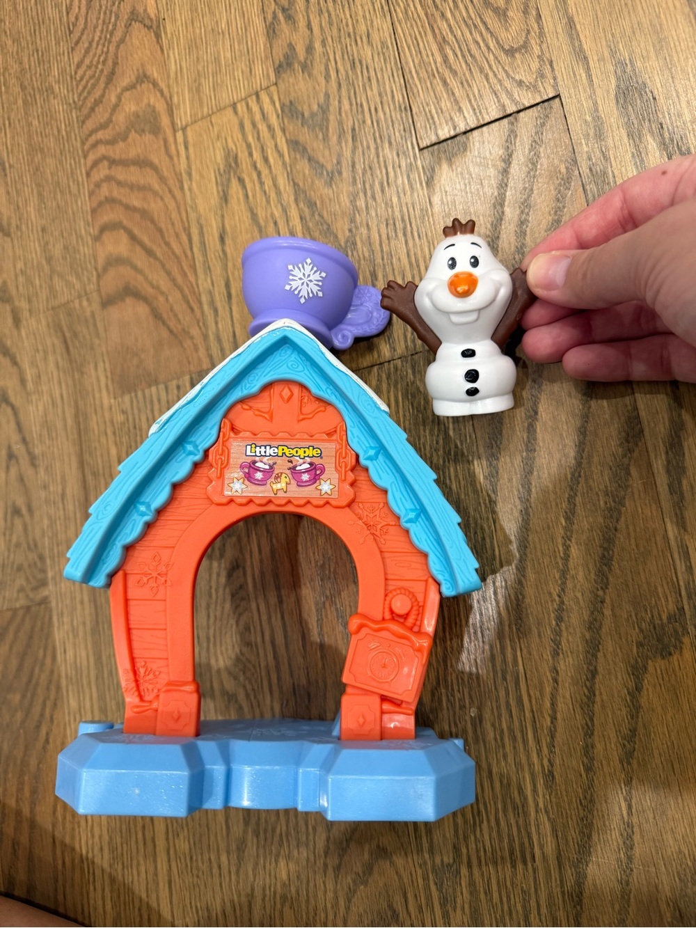 Little People Frozen Cocoa Stand